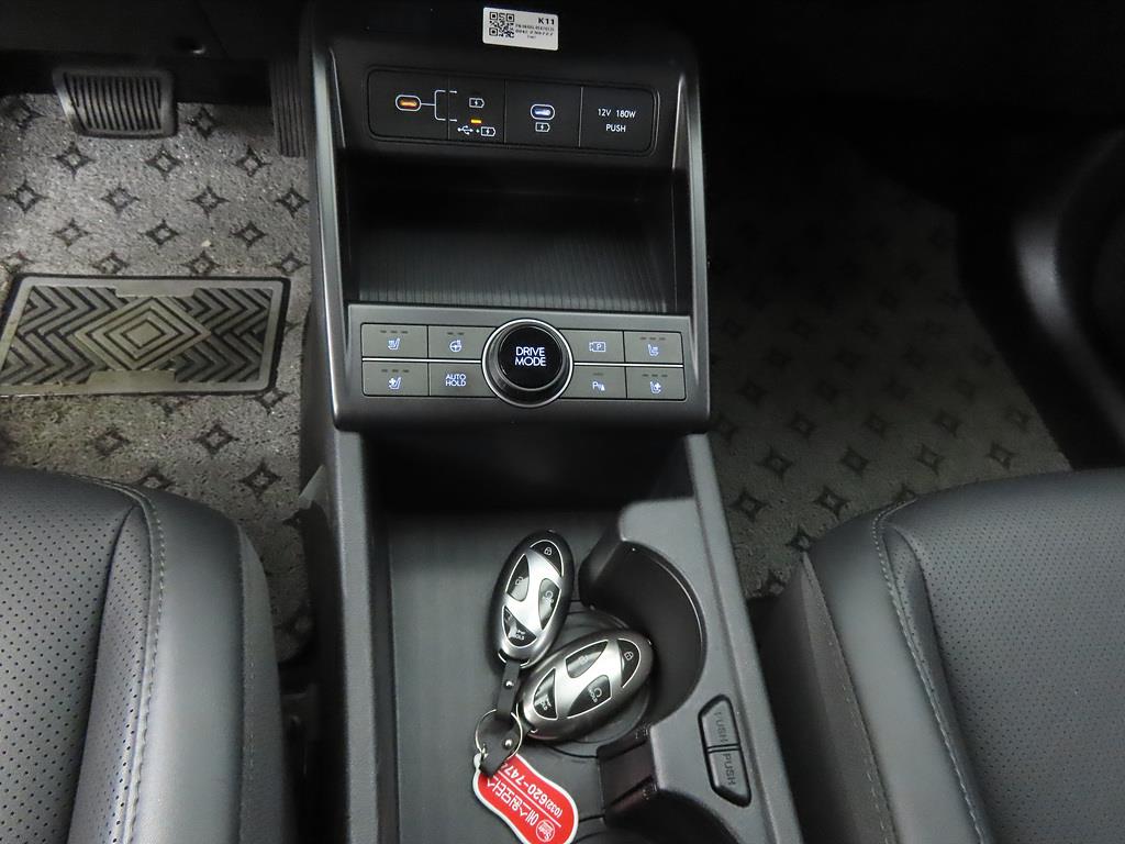 HYUNDAI Kona - Vista 11