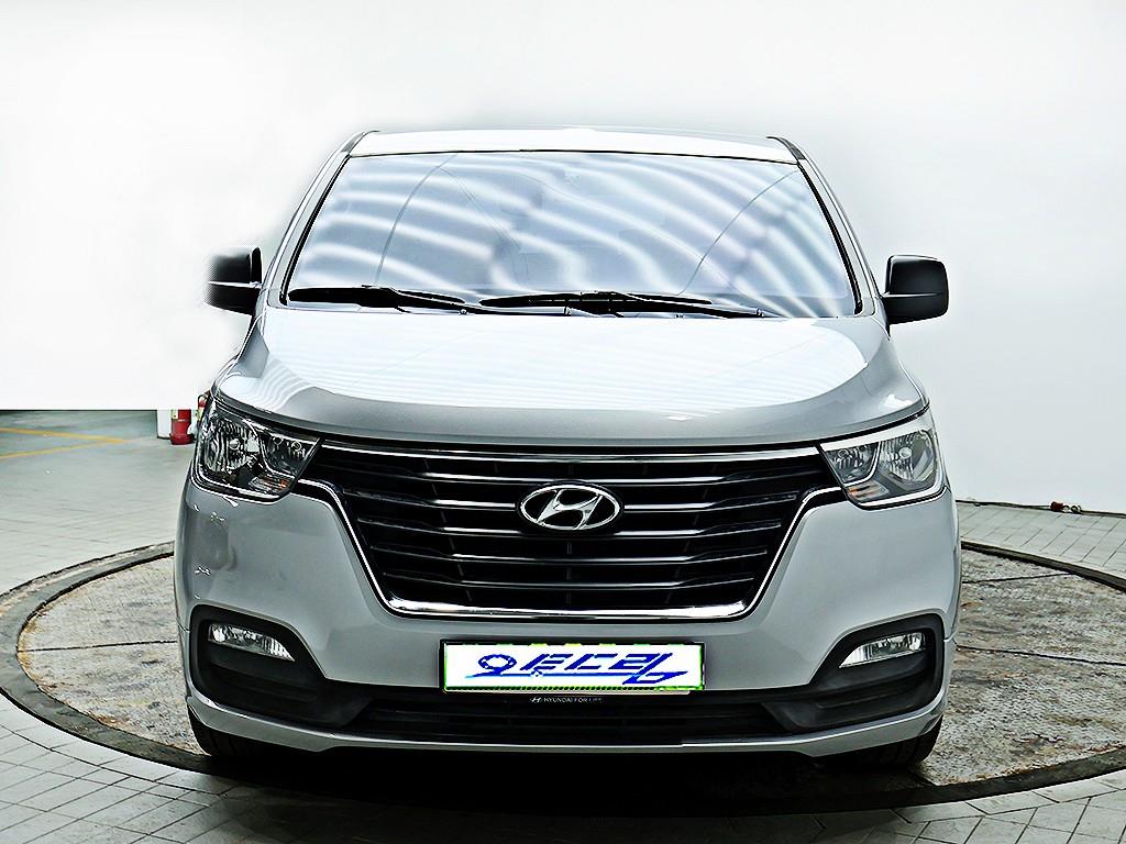 HYUNDAI Starex 2019 Gris - Importación desde Corea - HF Imports Iquique - Foto 1