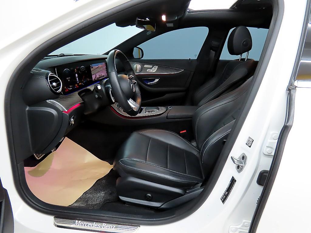 Mercedes Benz E class - Vista 5