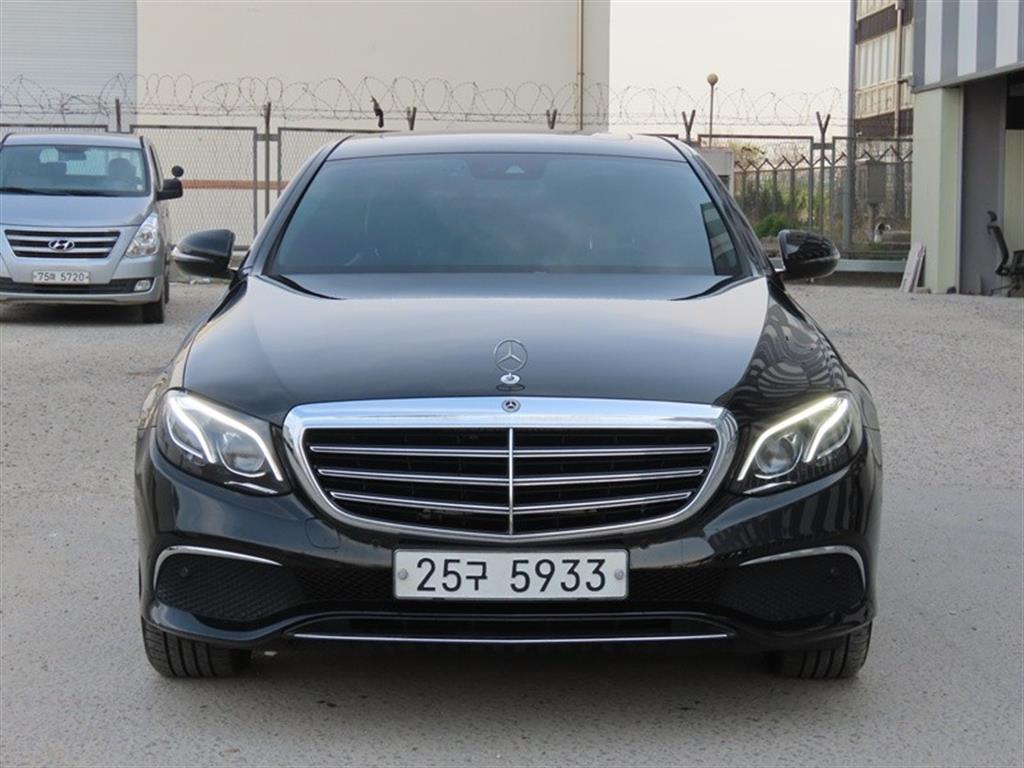 Mercedes Benz E class - Vista 2