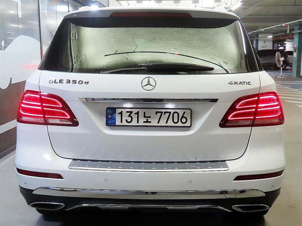 Mercedes Benz GLE Class - Vista 5