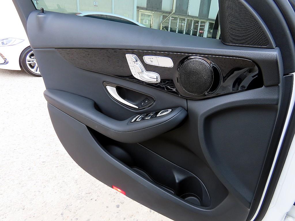 Mercedes Benz C Class - Vista 12