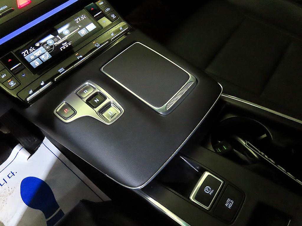 HYUNDAI Grandeur - Vista 12