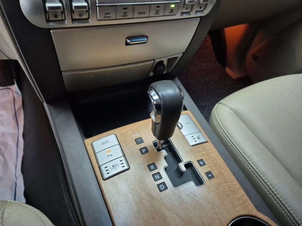 KIA Mohave - Vista 8