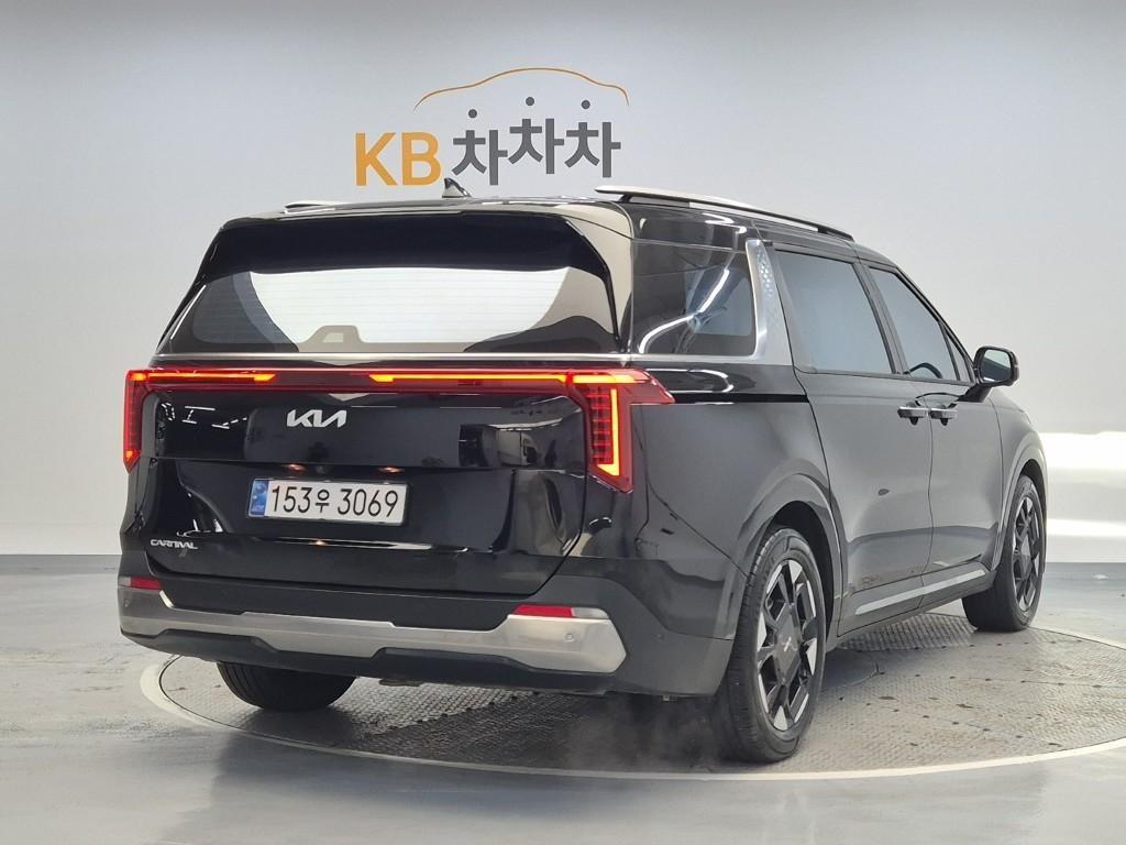 KIA Carnival - Vista 3