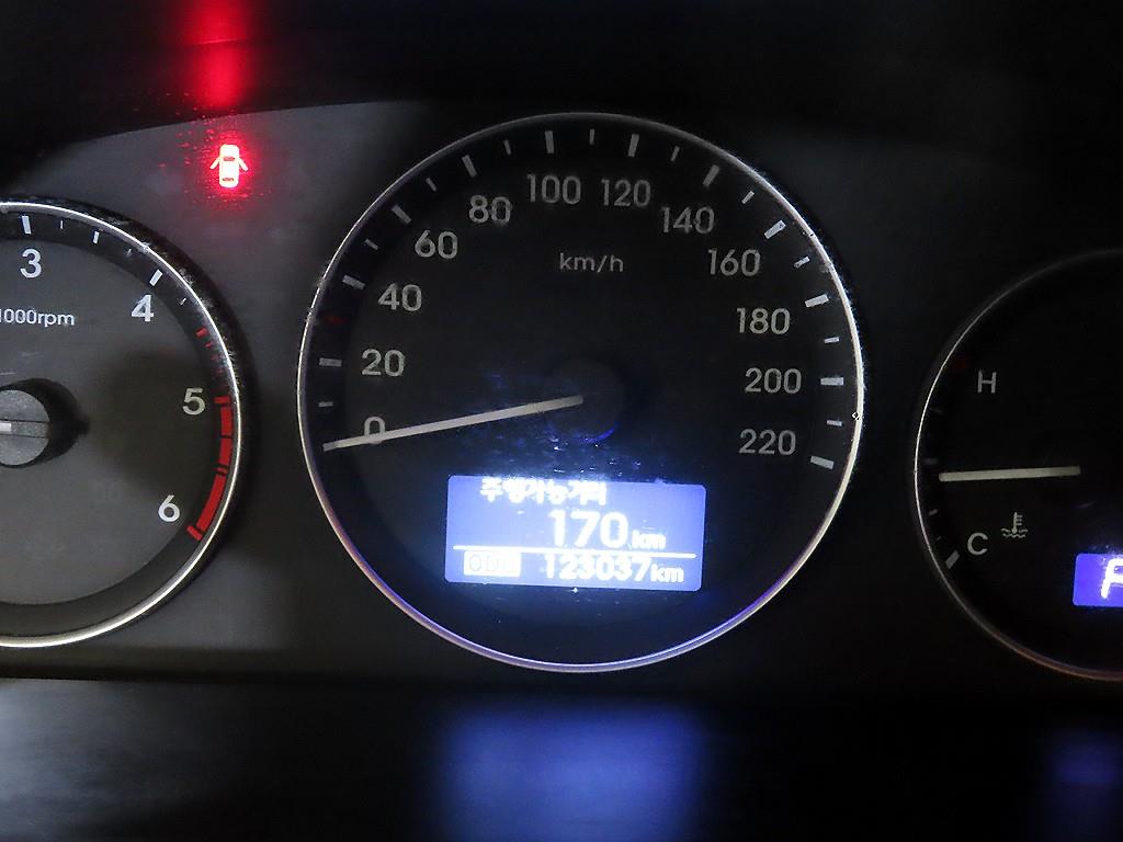 HYUNDAI Starex - Vista 9