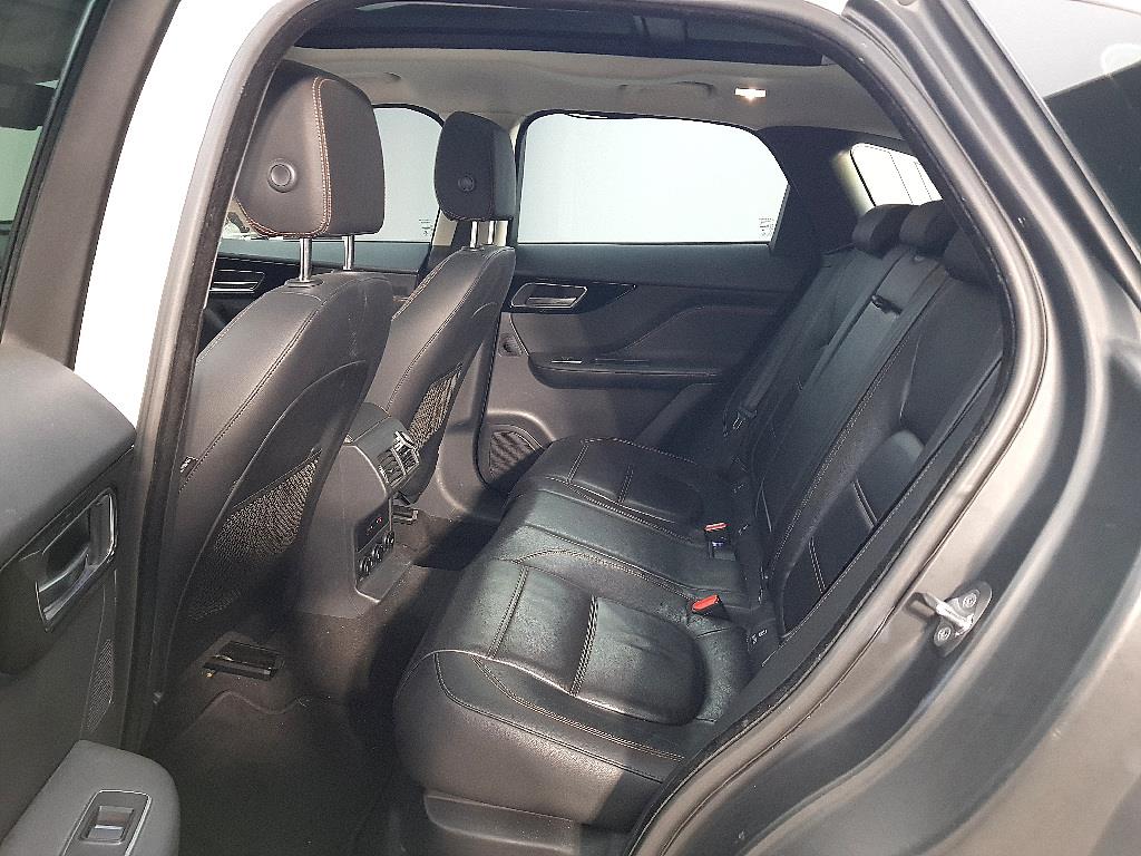 Jaguar F-PACE - Vista 9
