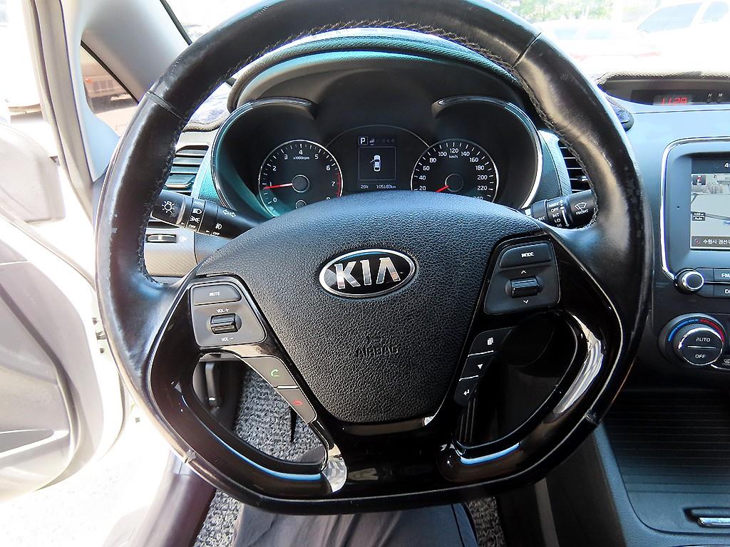 KIA K3 - Vista 8