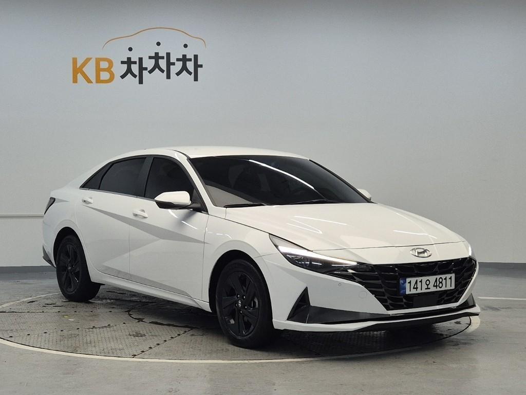 HYUNDAI Avante - Vista 3