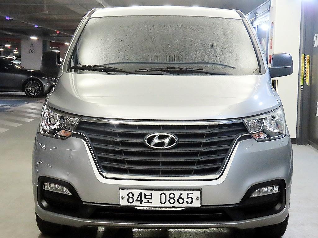 HYUNDAI Starex - Vista 2