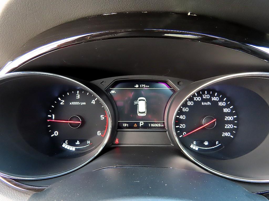 KIA Carnival - Vista 9
