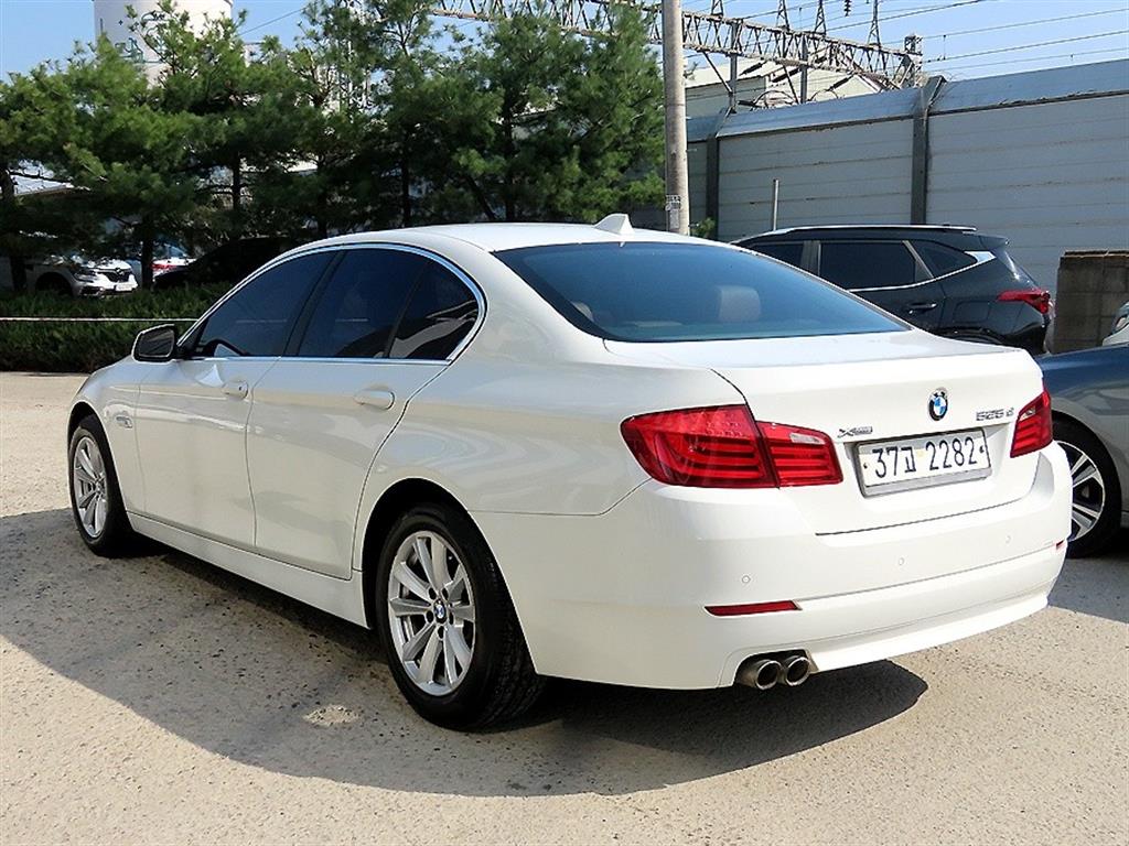 BMW 5 Series - Vista 3