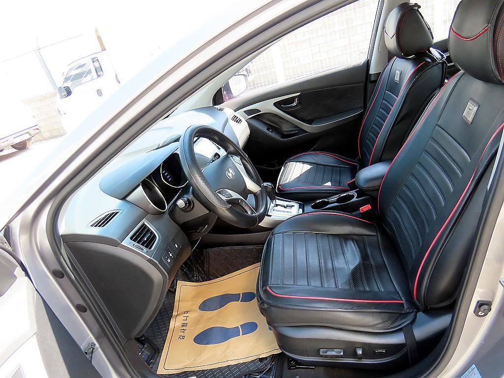 HYUNDAI Avante - Vista 5