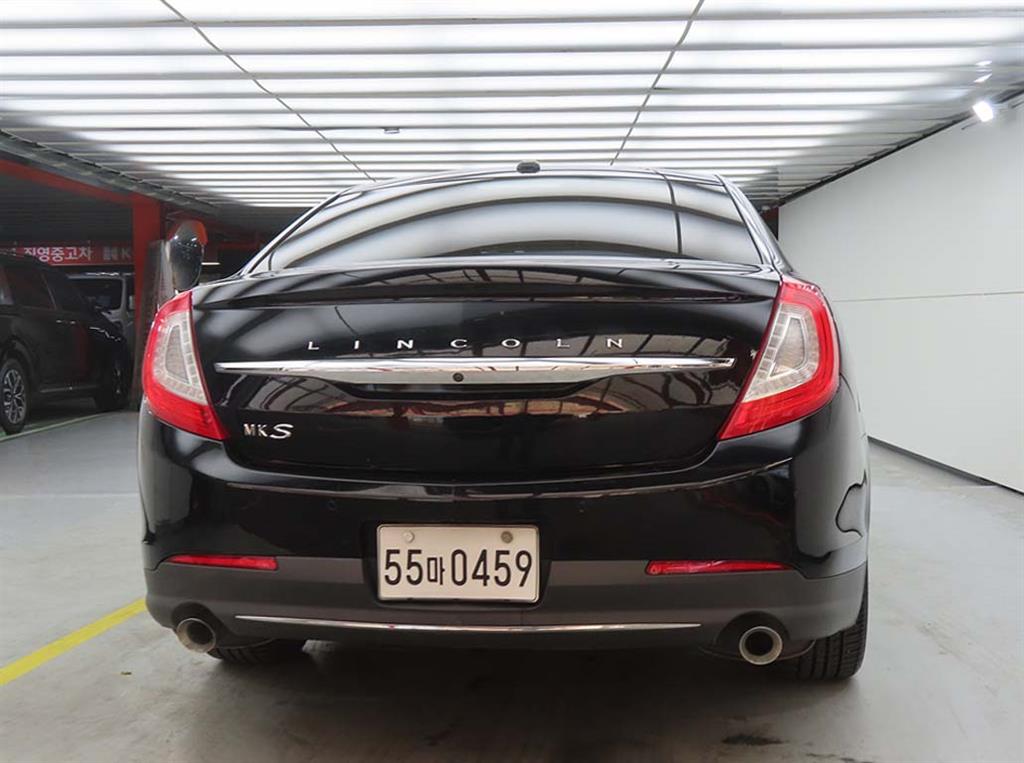 Lincoln MKS - Vista 3