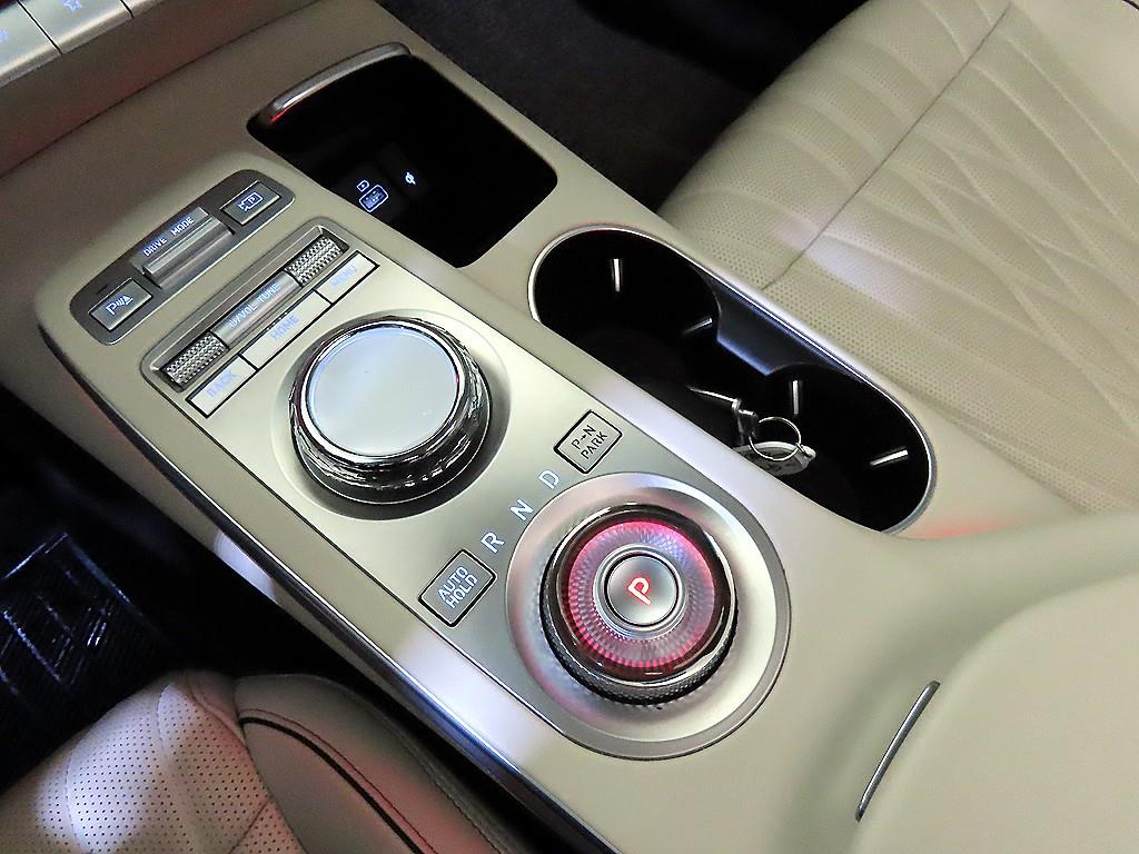 Genesis GV70 - Vista 12