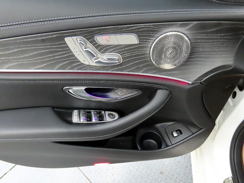 Mercedes Benz E class - Vista 10