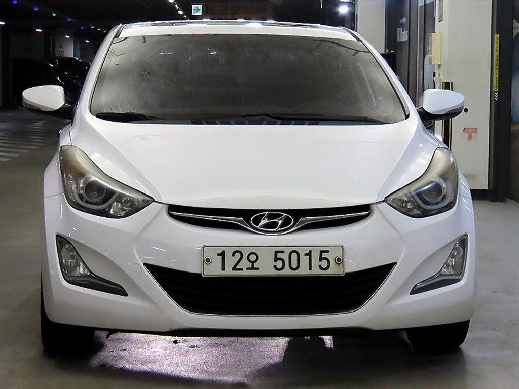 HYUNDAI Avante - Vista 2