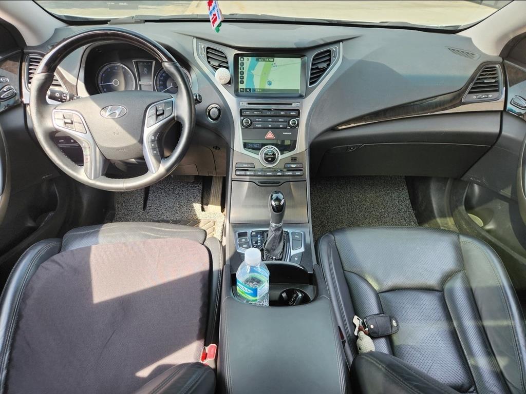 HYUNDAI Grandeur - Vista 3