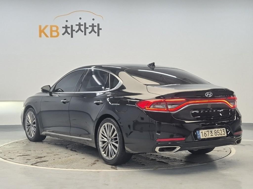 HYUNDAI Grandeur - Vista 2