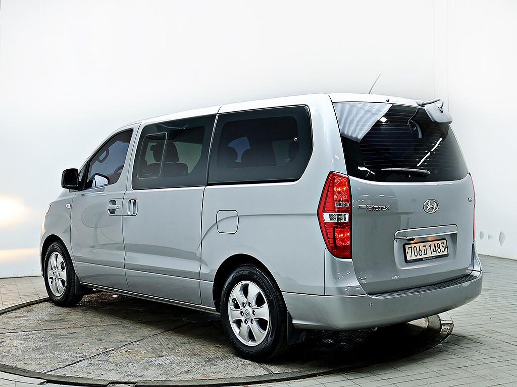 HYUNDAI Starex - Vista 7