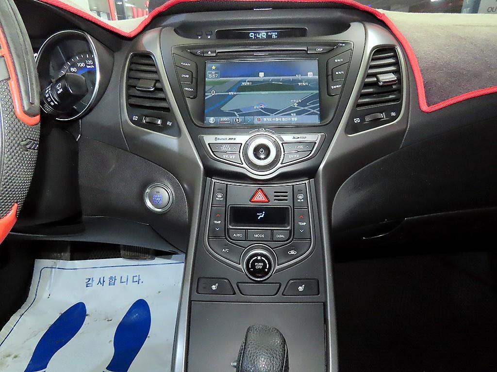 HYUNDAI Avante - Vista 11