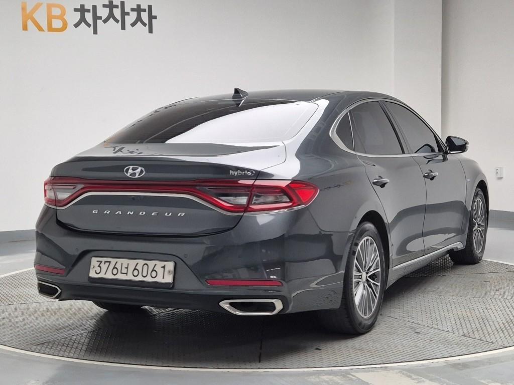 HYUNDAI Grandeur - Vista 3