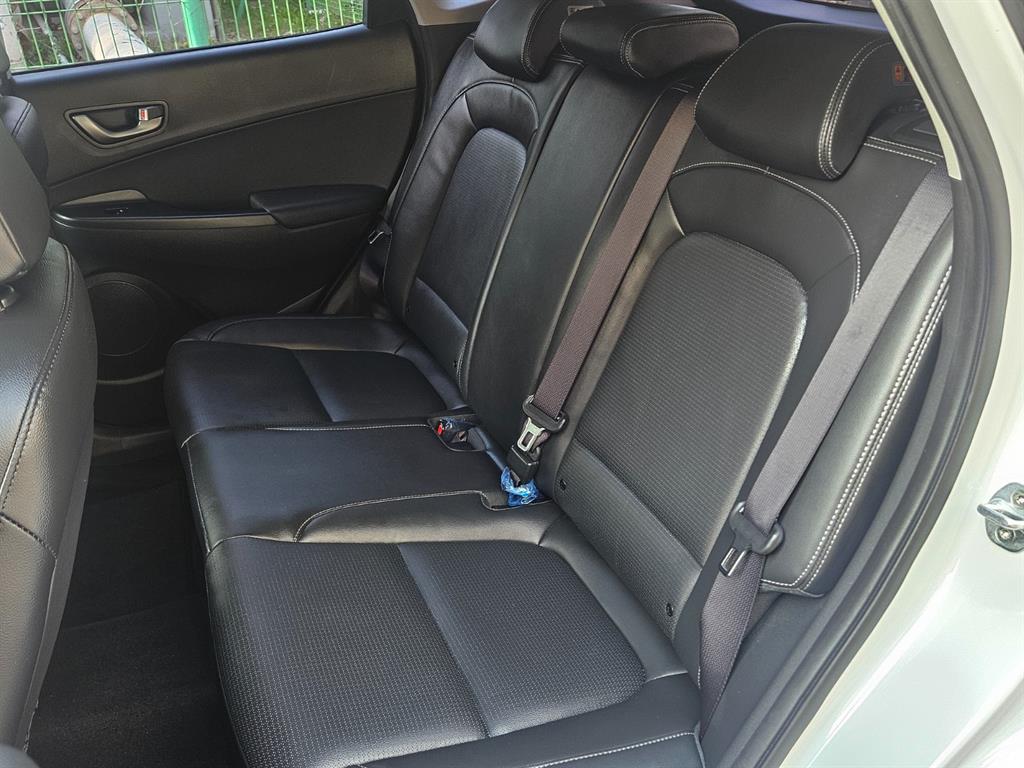 HYUNDAI Kona - Vista 11