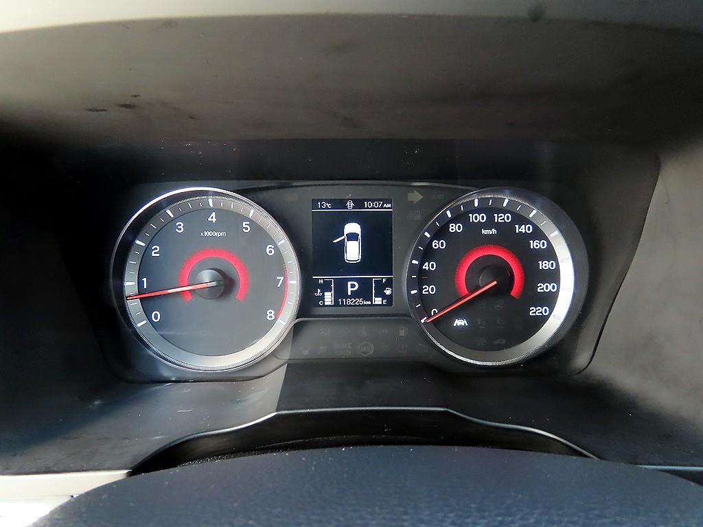 Ssangyong Tivoli - Vista 9