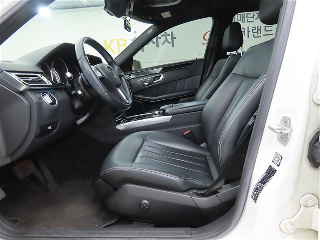 Mercedes Benz E class - Vista 5