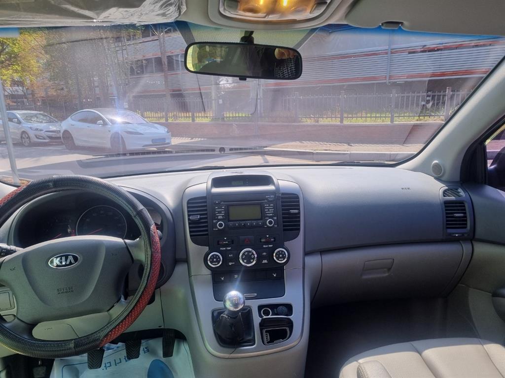 KIA Carnival - Vista 10