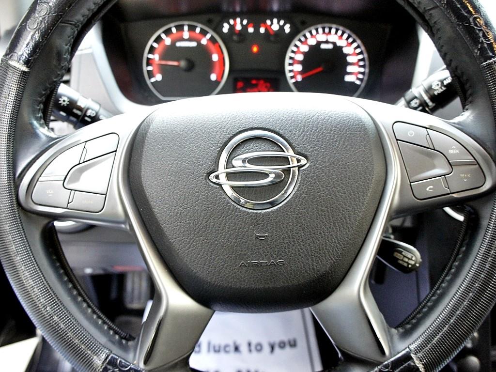 Ssangyong Korando 2016 Negro - Importación desde Corea - HF Imports Iquique - Foto 8