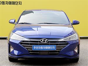 HYUNDAI Avante - Vista 2