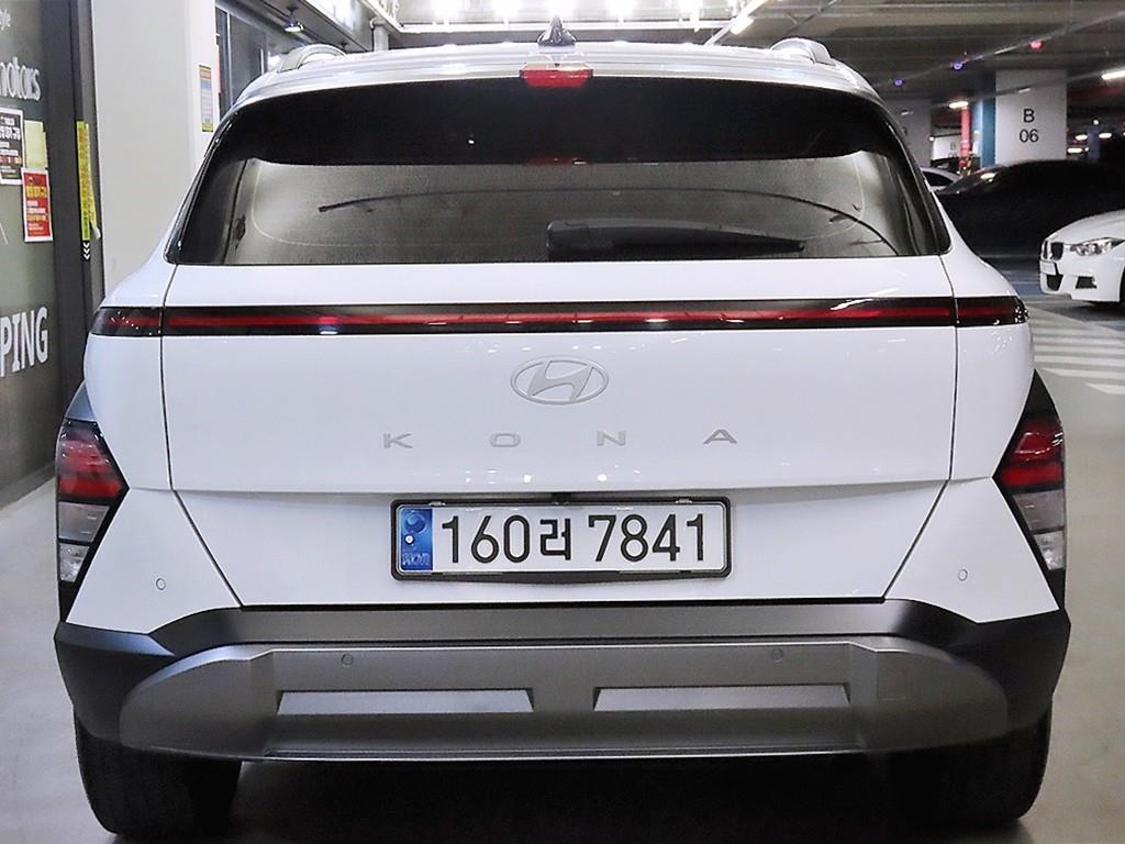 HYUNDAI Kona - Vista 5