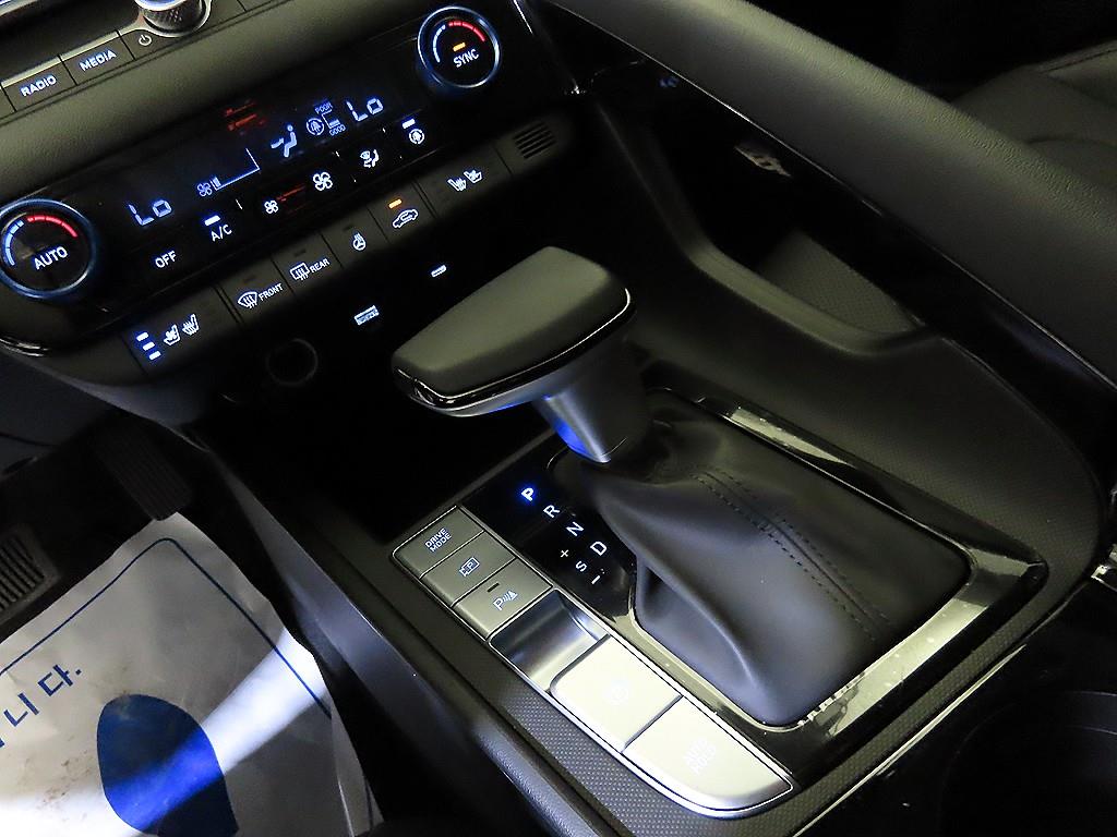 HYUNDAI Avante - Vista 12