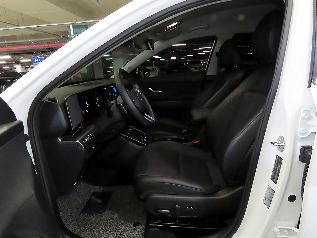 HYUNDAI Kona - Vista 6