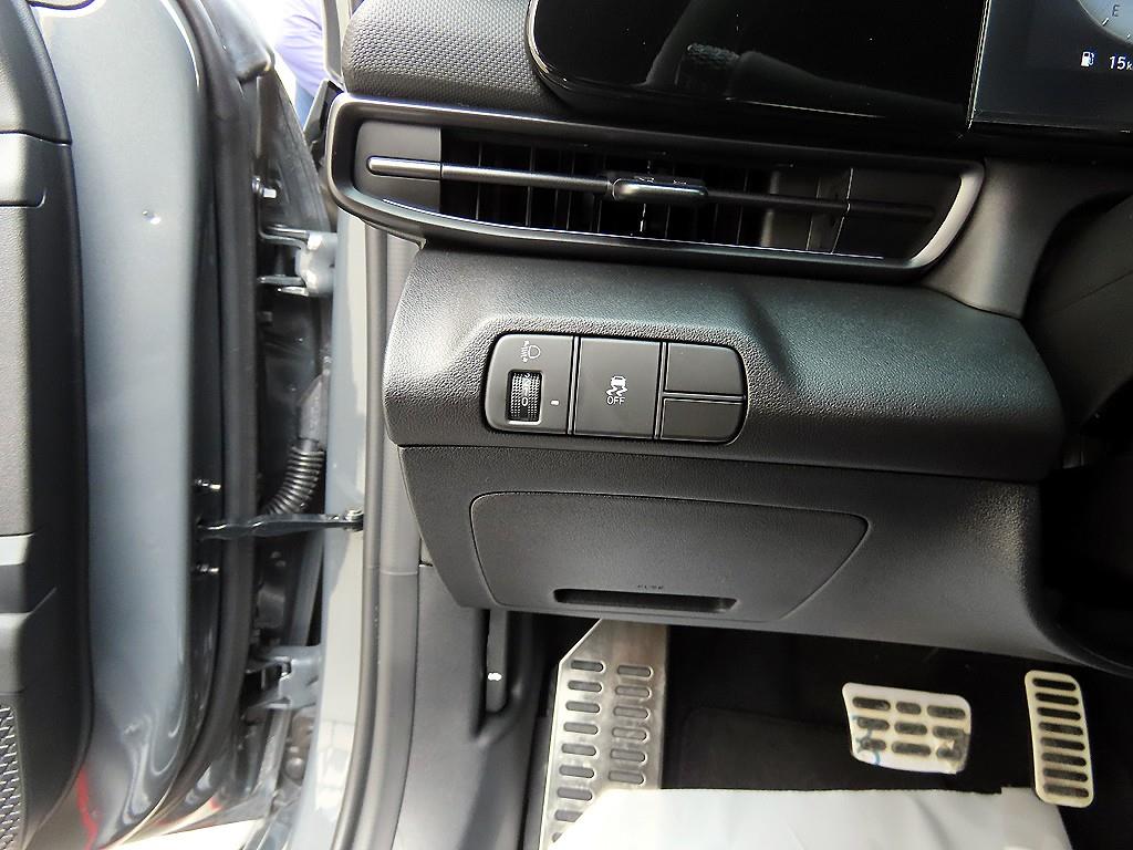 HYUNDAI Avante - Vista 12