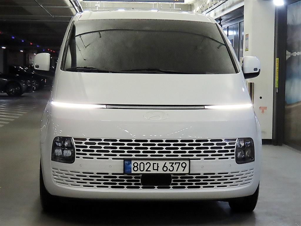 HYUNDAI Staria - Vista 2