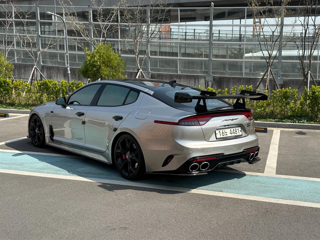 KIA Stinger - Vista 4