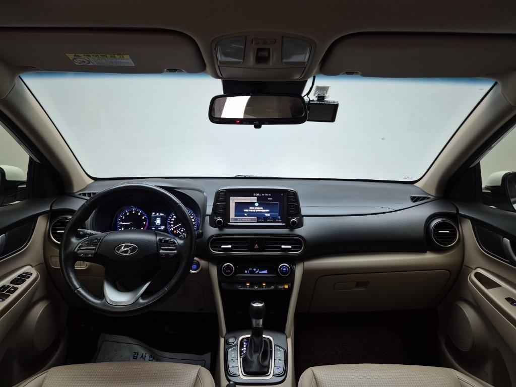 HYUNDAI Kona - Vista 7