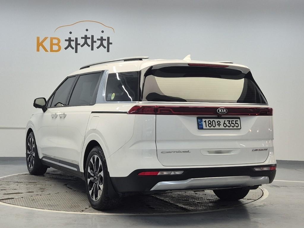 KIA Carnival - Vista 2