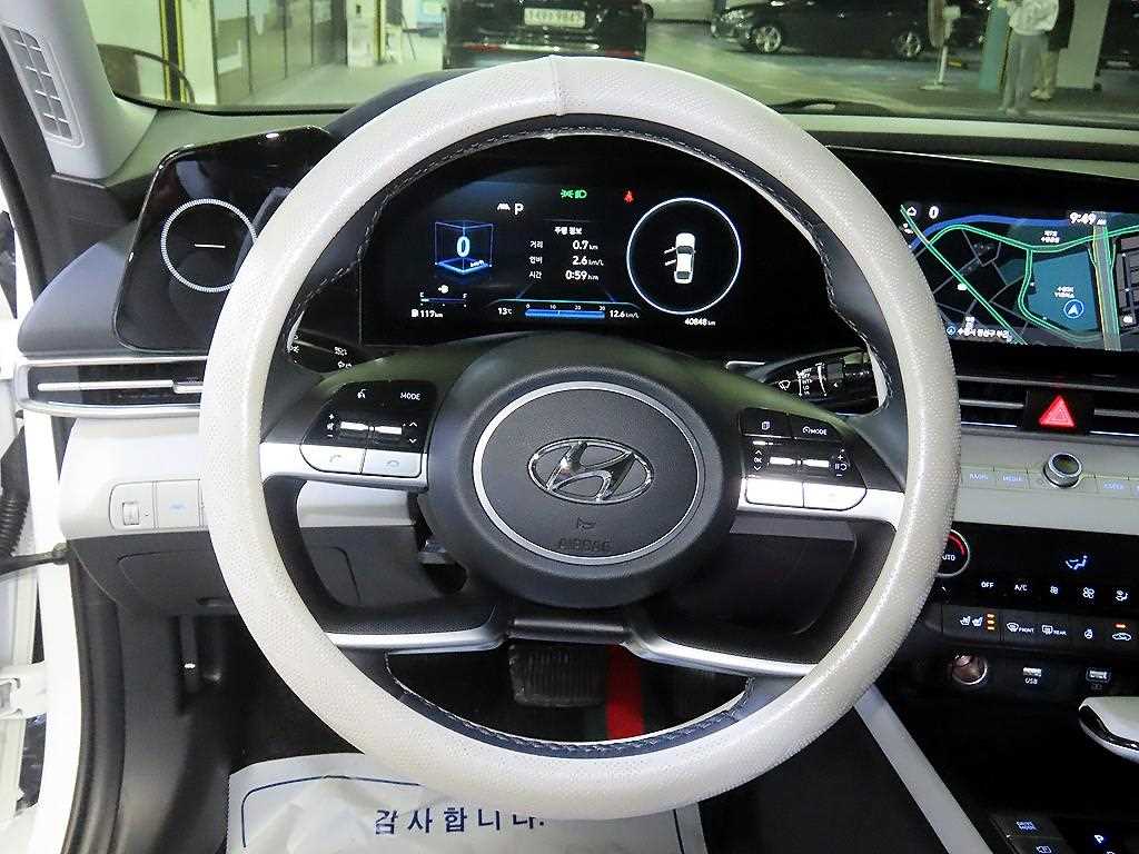 HYUNDAI Avante - Vista 8