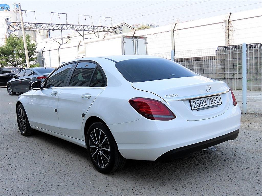 Mercedes Benz C Class - Vista 3