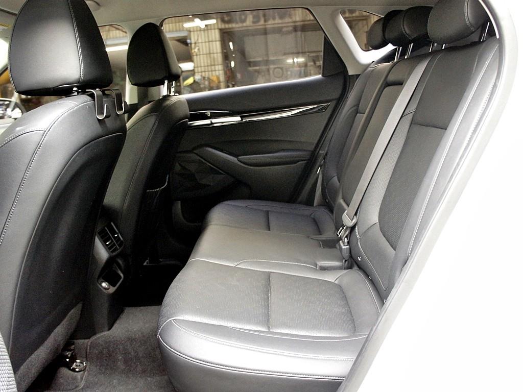 KIA Seltos - Vista 10