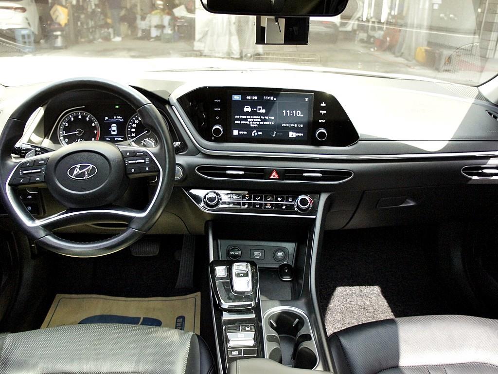 HYUNDAI Sonata - Vista 12