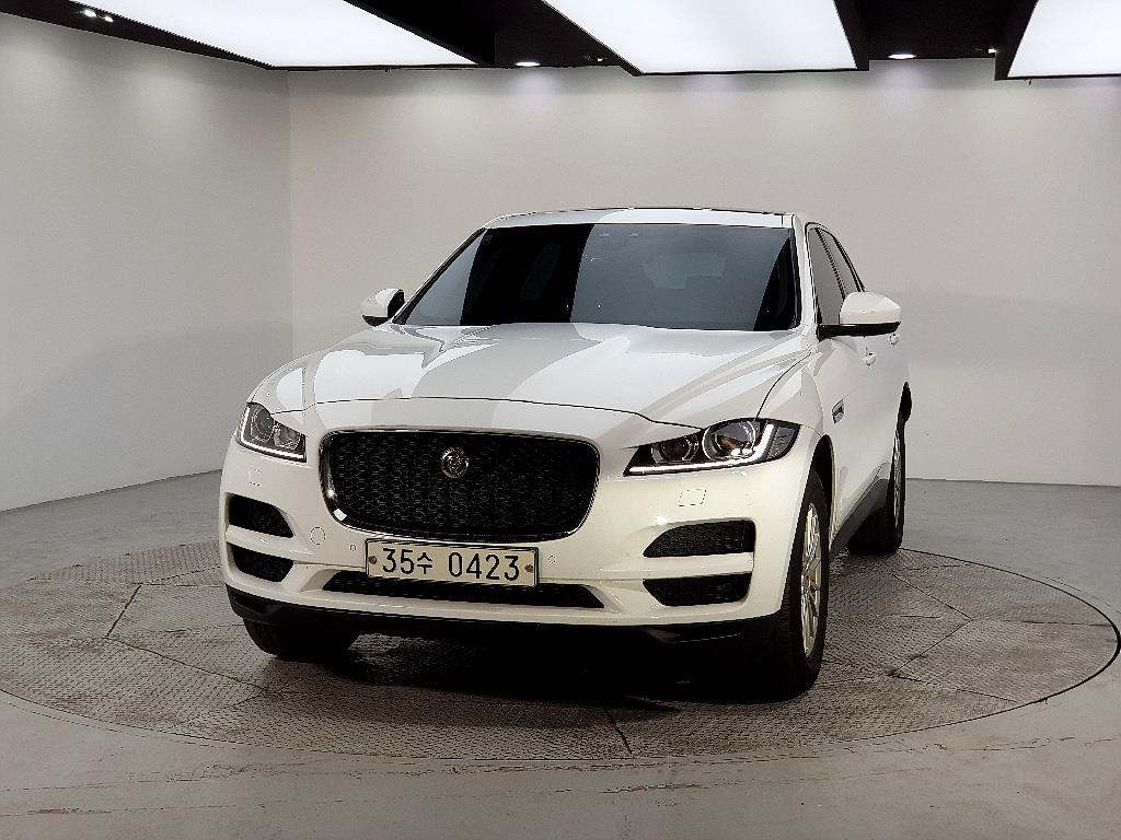 Jaguar F-PACE - Vista 2
