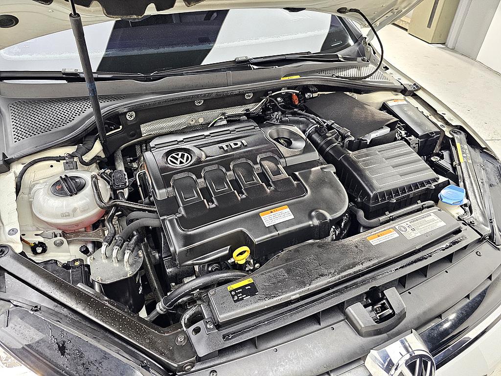 Volkswagen Golf - Vista 6