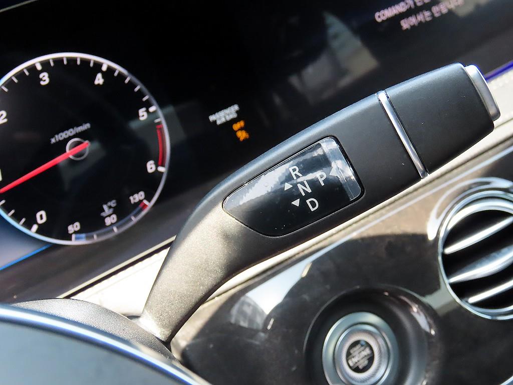 Mercedes Benz S Class - Vista 10