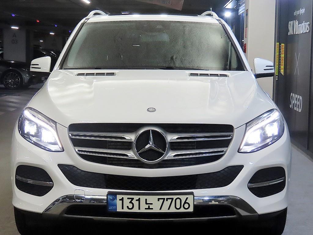 Mercedes Benz GLE Class - Vista 2
