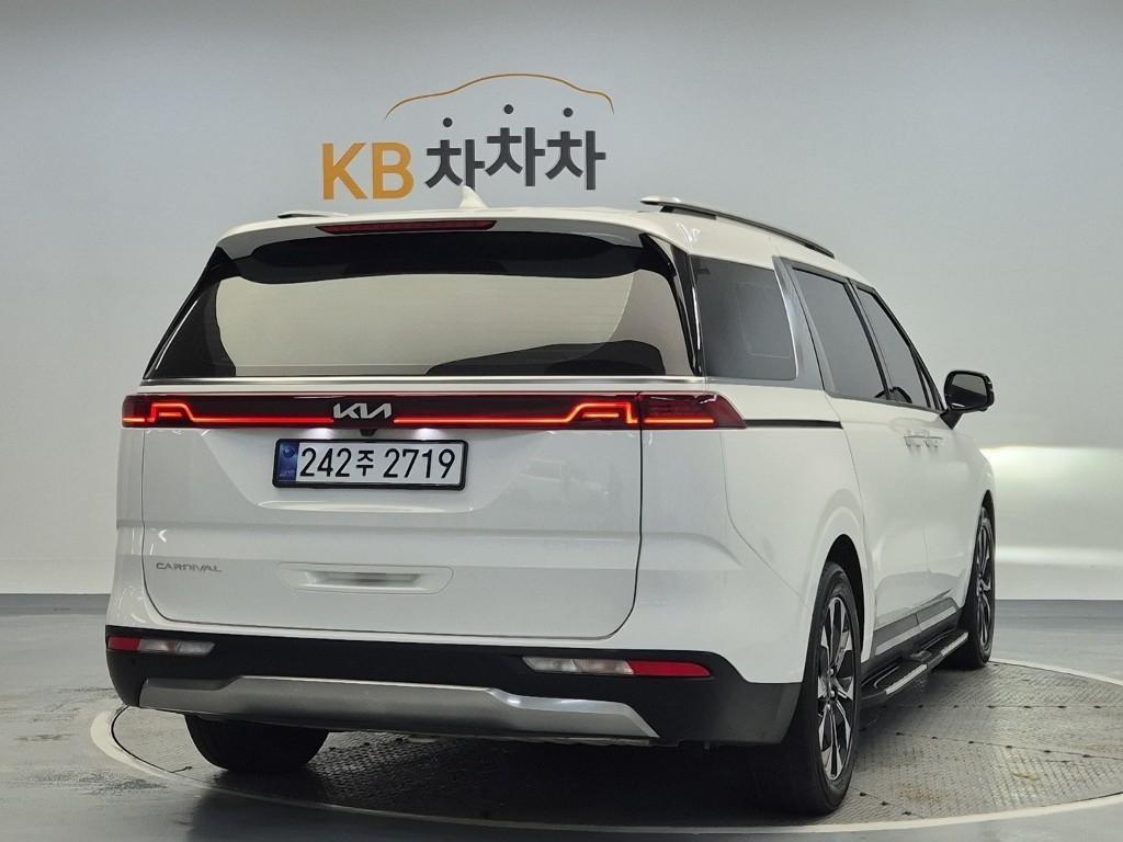 KIA Carnival - Vista 3