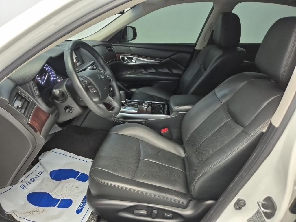 Infiniti Q - Vista 6